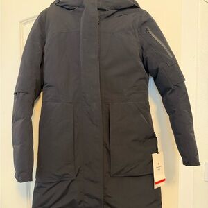 NWT Lululemon Winter Warrior Parka Size 4 Black Extreme Cold Discontinued